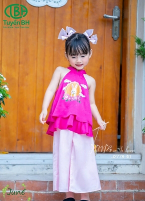 Bộ lụa Hồng sen cổ yếm in hình thỏ ngọc