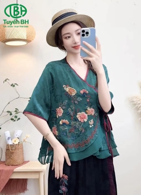 Áo linen lụa Xanh vạt chéo họa tiết hoa hồng