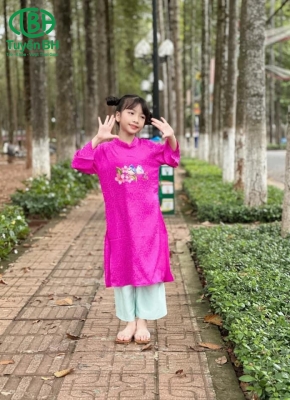 Áo dài gấm hoa Hồng sen