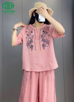 Áo linen Hồng xẻ cổ thêu hoa  