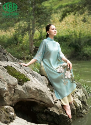 Áo dài voan Xanh thêu hoa ly 