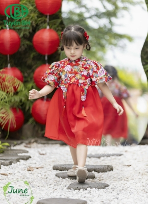 Đầm Đỏ cô gái Trung Hoa