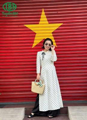 Áo dài thiết kế chấm bi