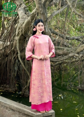Áo dài lụa tằm thắt nơ hồng