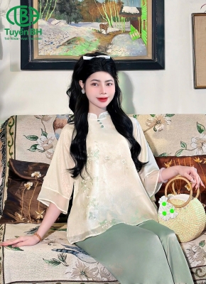 Set von tơ mẹ và bé của mẹ màu kem