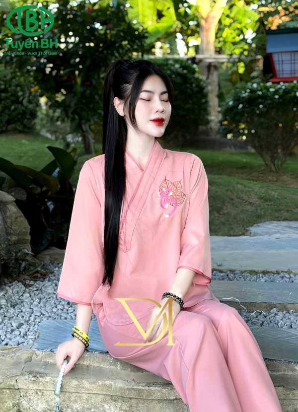 Set Đồ Lam Lụa Thêu Chữ Tâm 