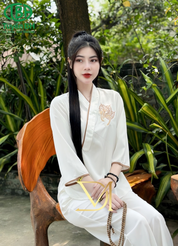 Set Đồ Lam Lụa Thêu Chữ Tâm 