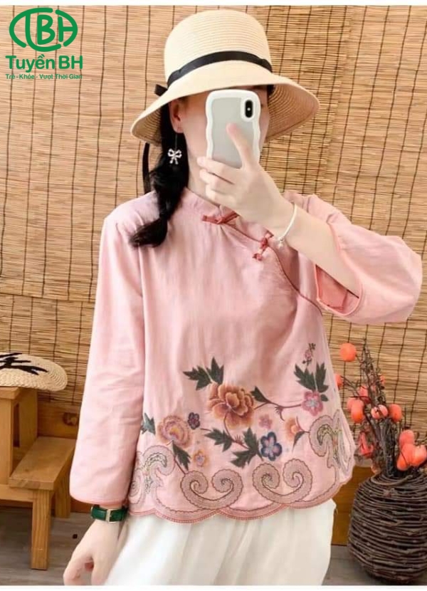 Áo linen thêu hoa hồng màu Trắng 