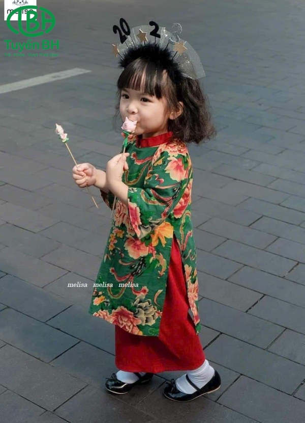 Áo dài Chăn Công Đỏ cho bé 