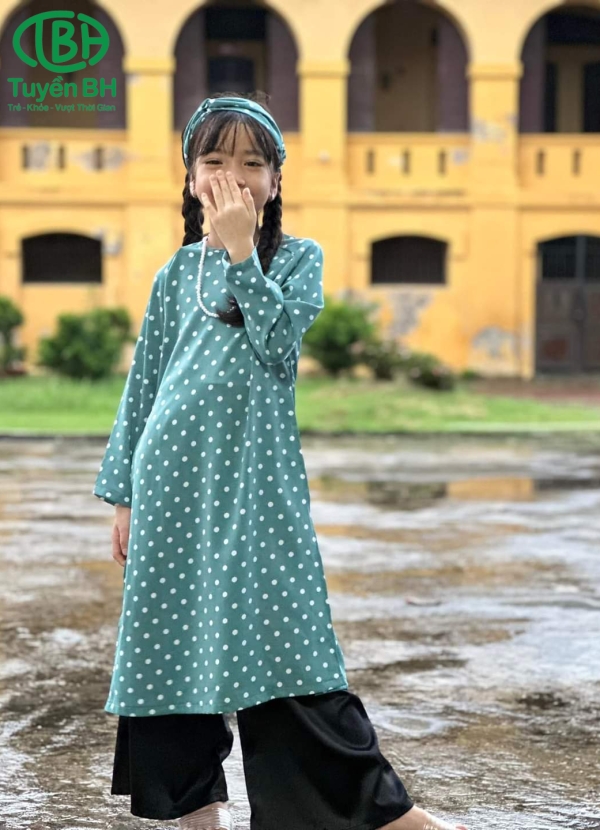 Áo dài chấm bi màu Vàng 