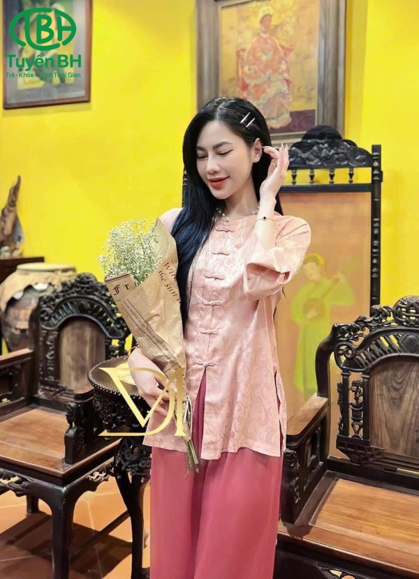 Bộ tơ tằm Xanh dương cúc tàu tay xẻ