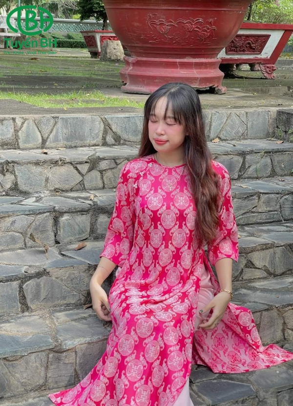 Áo dài Nam Sơn thiết kế đính ngọc vai Tím
