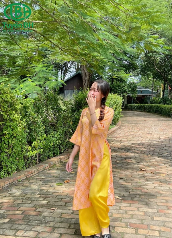 Áo dài Nam Sơn thiết kế đính ngọc vai Tím