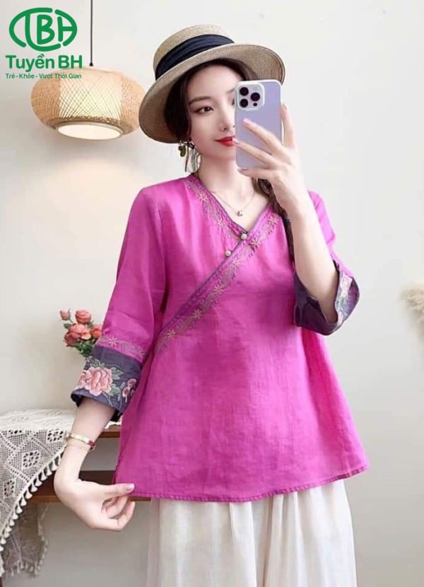 Áo linen Hồng sen vạt chéo tay viền họa tiết 