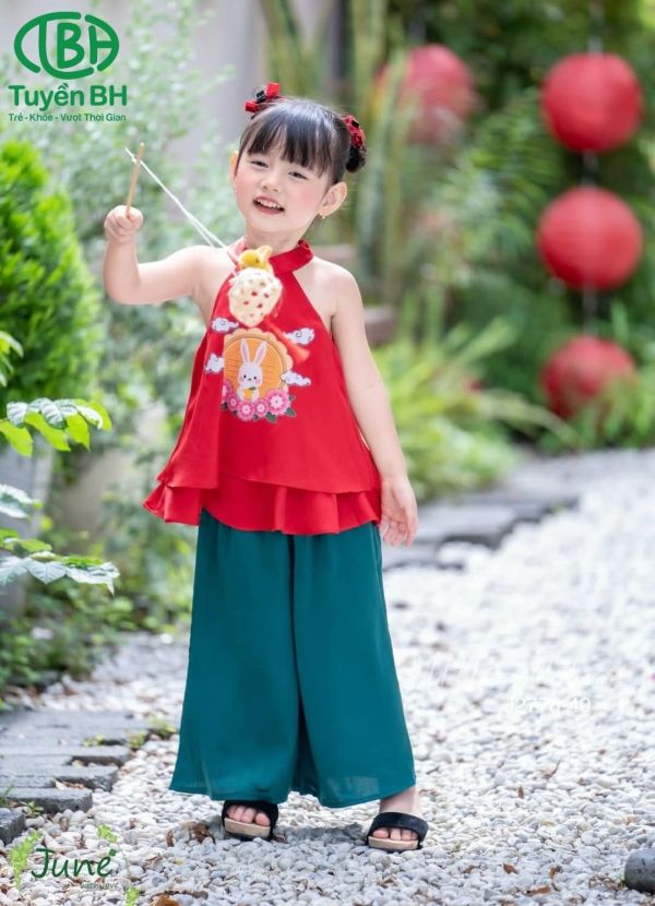 Bộ lụa Hồng sen cổ yếm in hình thỏ ngọc