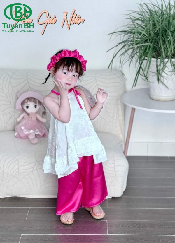 Bộ yếm Giai Nhân Đỏ