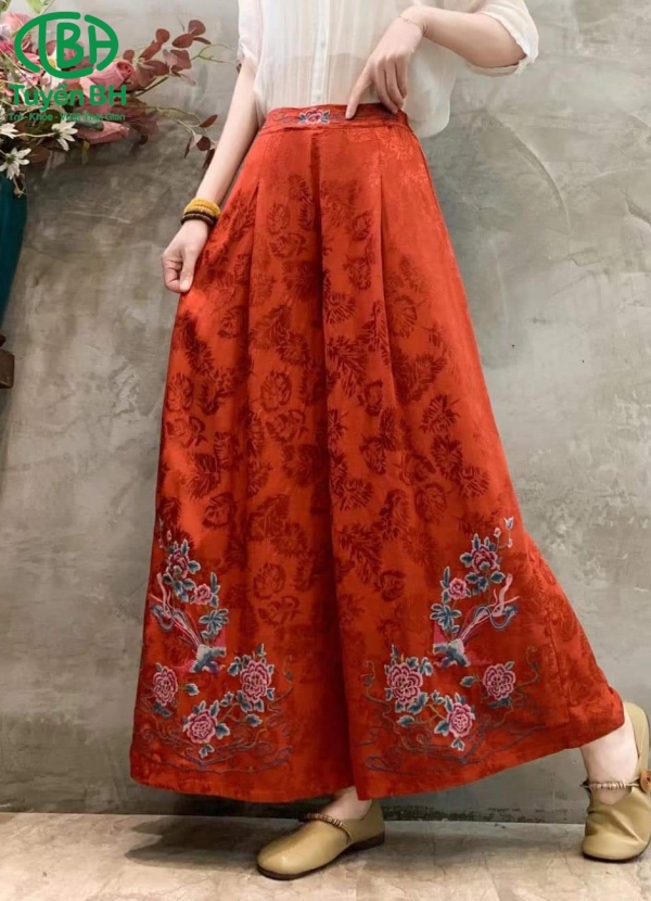 Quần linen lụa họa tiết hoa hồng Đỏ 