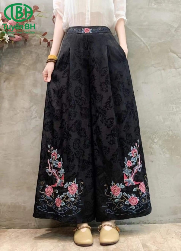 Quần linen lụa họa tiết hoa hồng Đỏ 