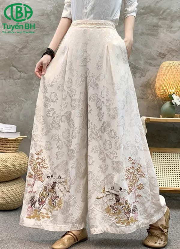 Quần linen lụa họa tiết cây kim tiền Đen