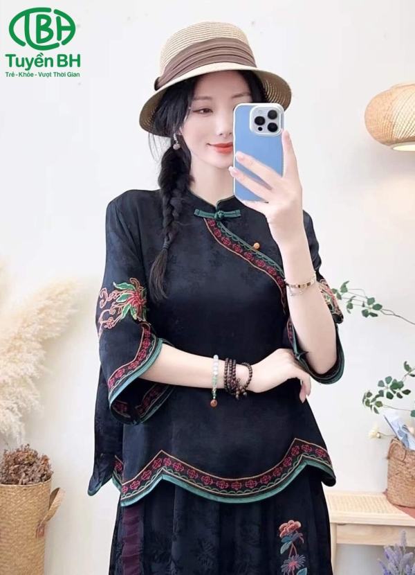 Áo linen Đen họa tiết phối viền vạt chéo