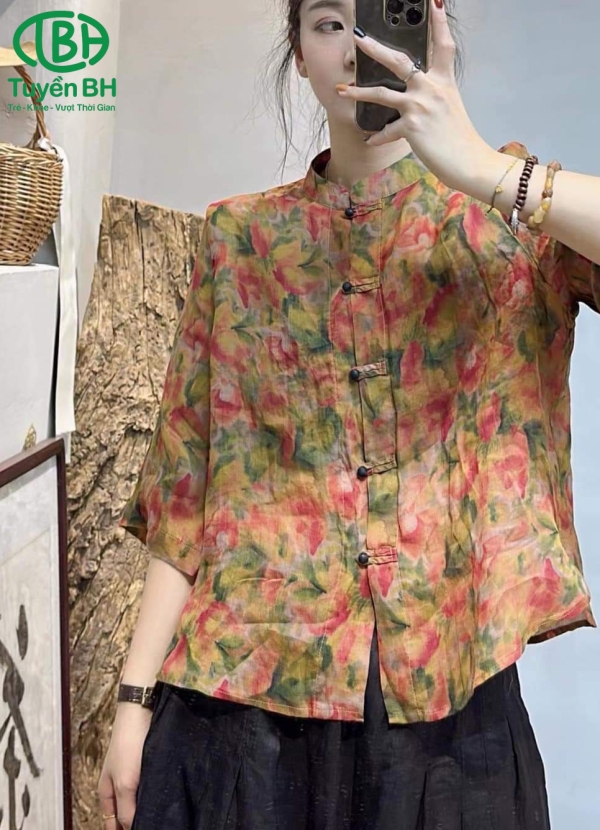 Áo linen Nâu cổ đứng cúc đá họa tiết mới lạ