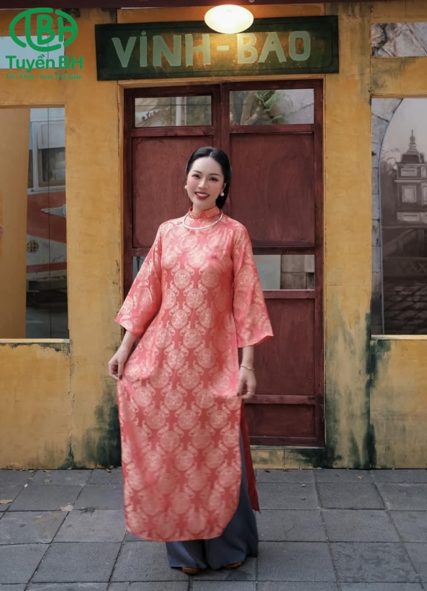 Áo dài hoạ tiết chữ Thọ có cổ Đen
