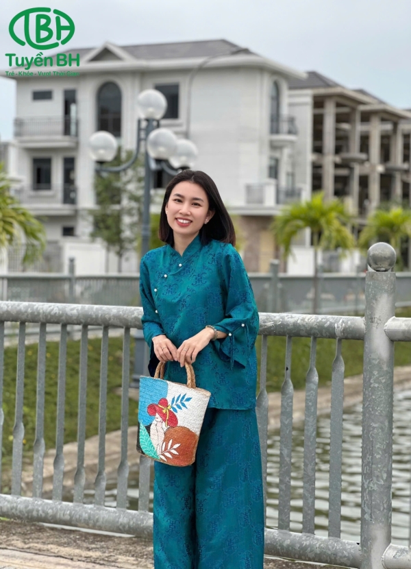 Bộ lụa tằm cao cấp thiết kế may theo số đo màu xanh