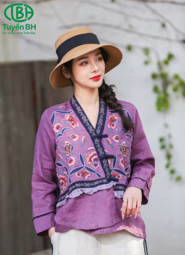 Áo linen thêu cúc chéo Đỏ