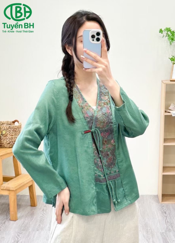 Áo linen thêu vạt chéo cổ tim Đỏ 