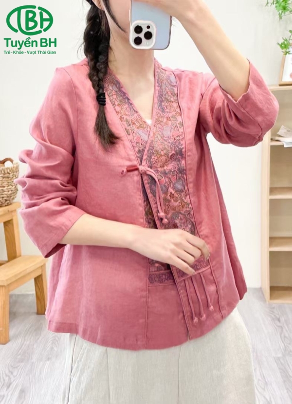Áo linen thêu vạt chéo cổ tim Đỏ 