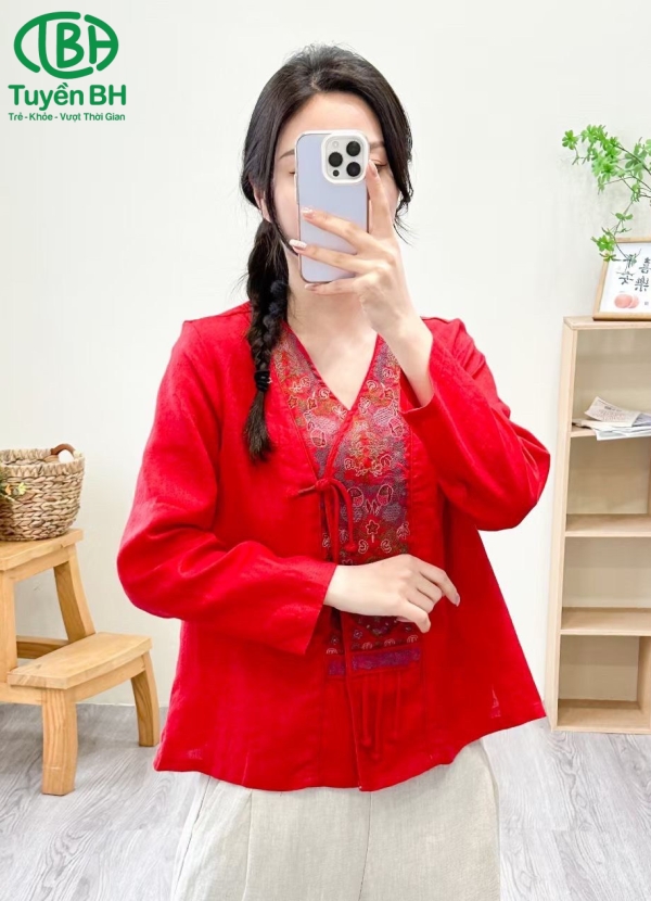 Áo linen thêu vạt chéo cổ tim Đỏ 