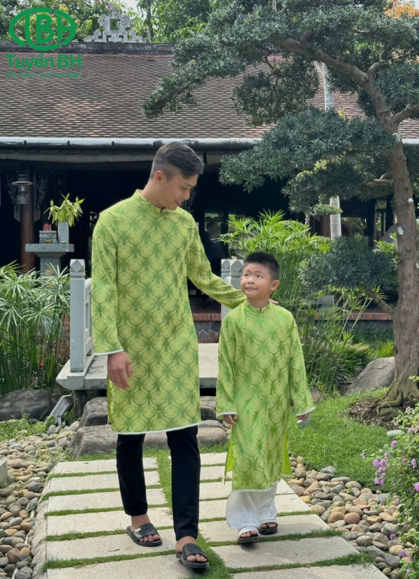 Áo dài Nam Sơn cho Bố Đỏ