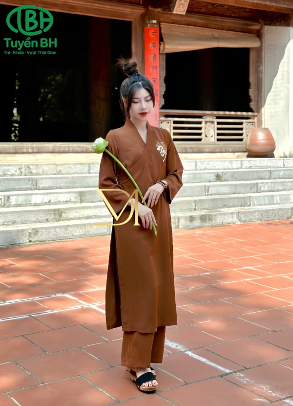Bộ áo dài thêu chữ Tâm màu Nâu