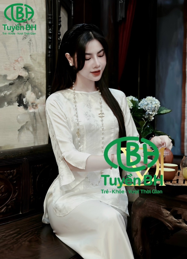 Bộ tơ tằm trúc mai áo Trắng quần Trắng