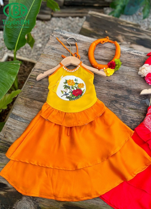 Yếm bé 2 tầng + mấn màu Cam tươi