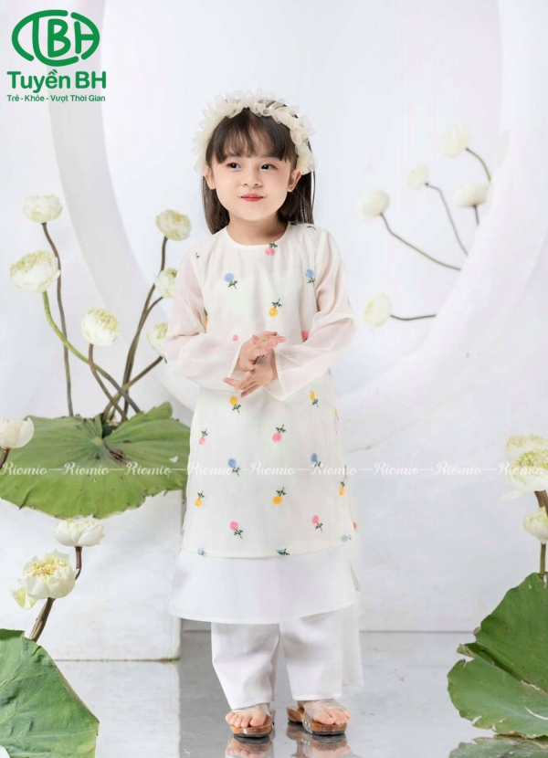 Áo dài Trắng thêu hoa cho bé