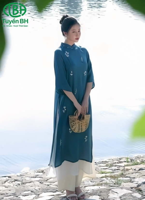 Áo dài voan Xanh dương thêu hoa đính ngọc