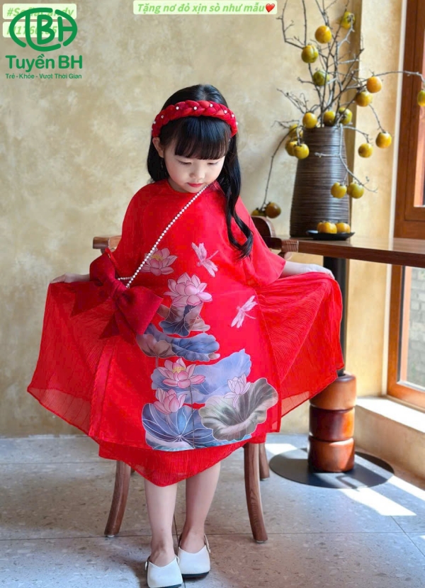 Áo dài Đỏ voan in hoa sen chuồn chuồn 