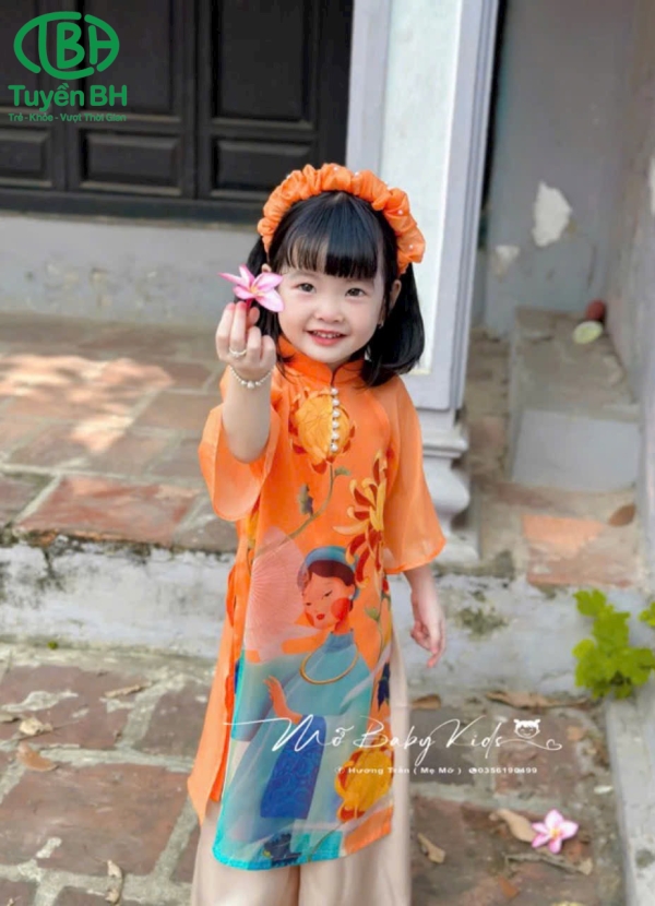 Áo dài Vàng cúc ngọc in cô gái 