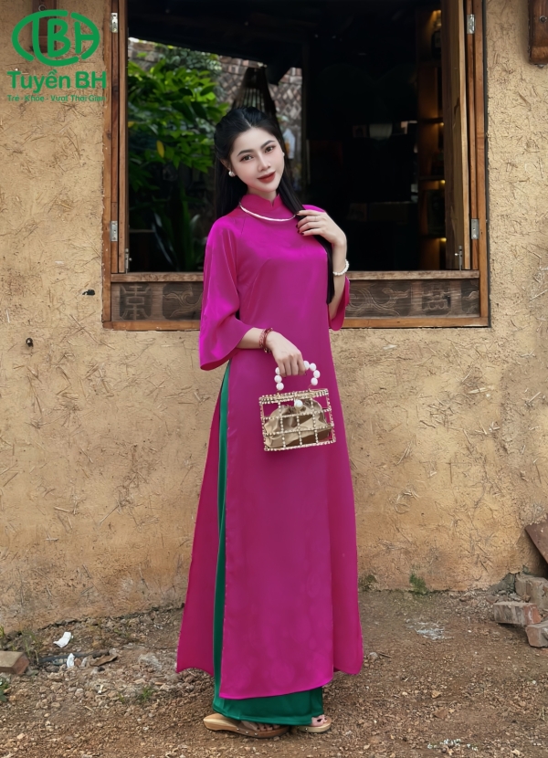 Áo dài Đỏ xuông vân chìm