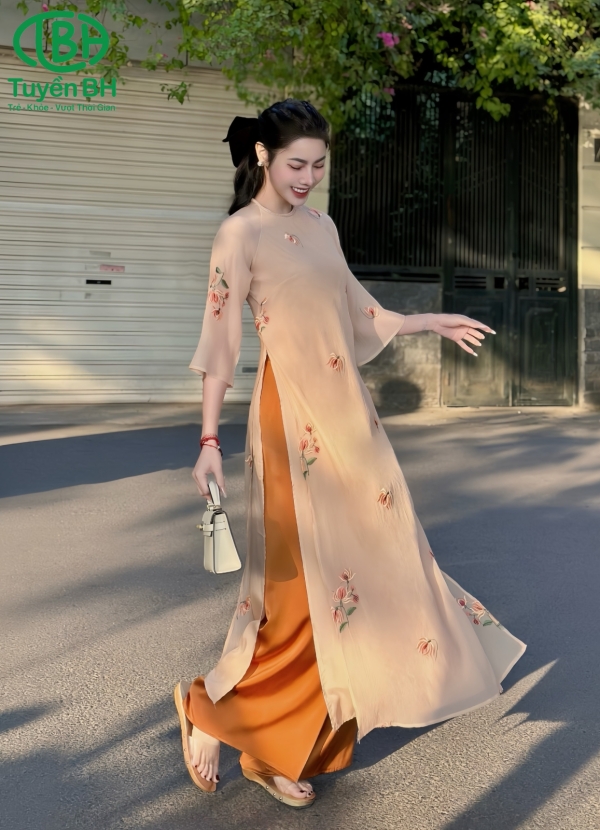 Áo dài cổ tết thêu hoa Đỏ 