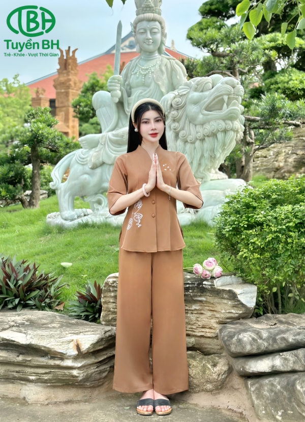 Bộ lam Nâu thêu lá bồ đề chữ Tâm