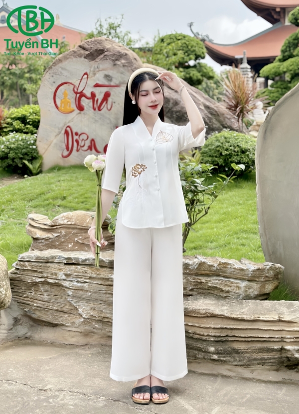 Bộ lam Nâu thêu lá bồ đề chữ Tâm