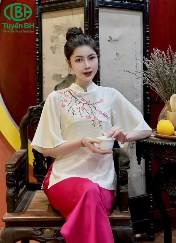 Bộ lụa tằm thêu cành đào Xanh 