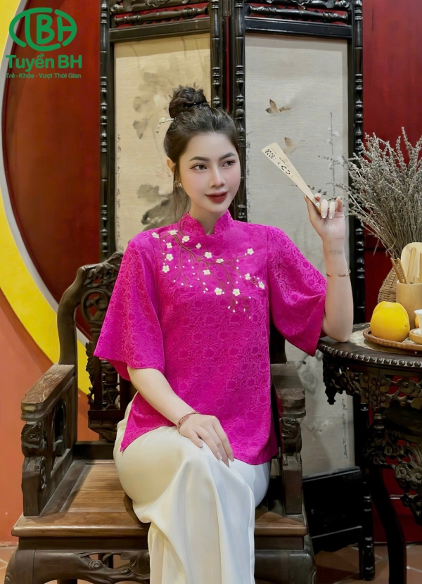 Bộ lụa tằm thêu cành đào Đỏ 