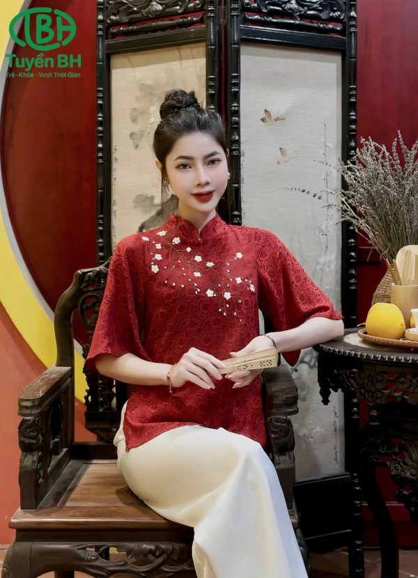Bộ lụa tằm thêu cành đào Trắng kem 