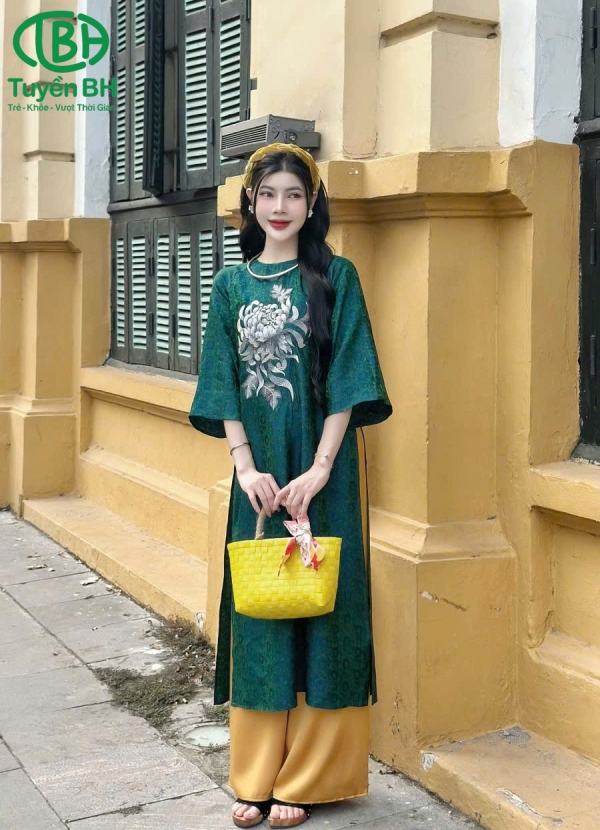 Áo dài tơ tằm Hồng sen thêu cúc 