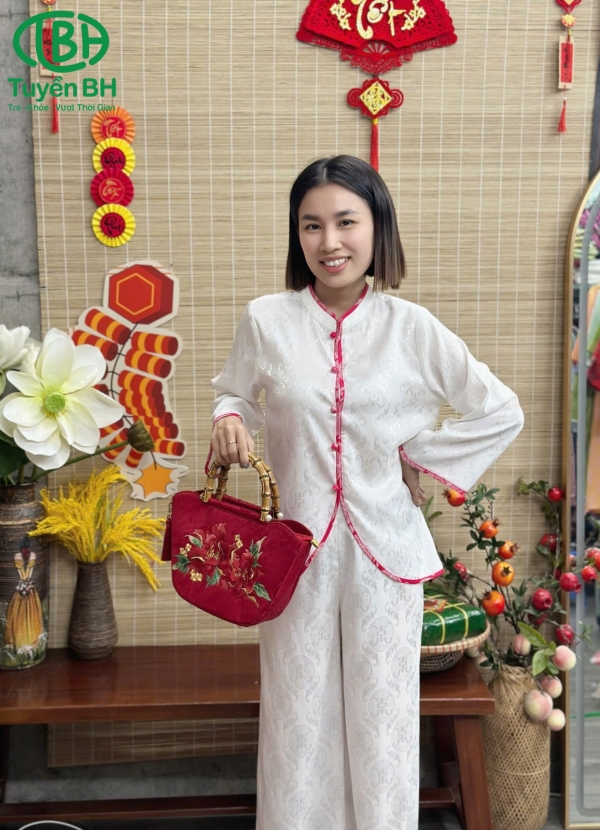 Bộ lụa thiền Trắng viền đỏ