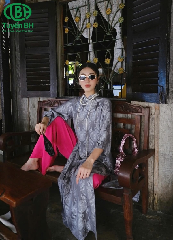 Áo dài hoạ tiết chữ Thọ có cổ Cam