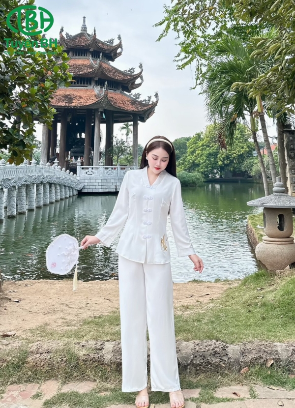 Bộ lam Trắng thêu chữ Phúc 